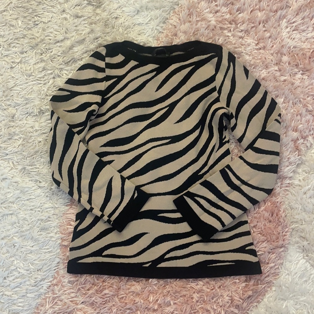 Ann Taylor Petite, XSP Zebra Print Sweater, like new